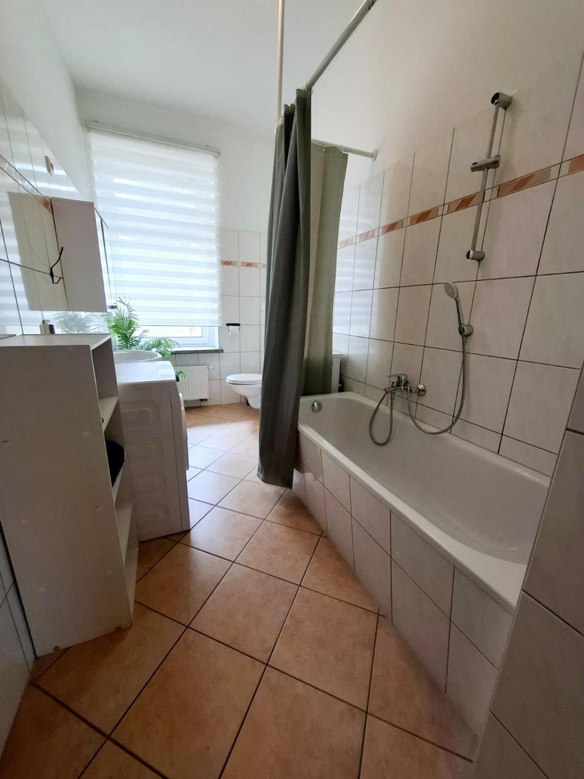 Altbauwohnung Direkt An Der Karli Mit Balkon - Netflix Inklusive ライプツィヒ エクステリア 写真