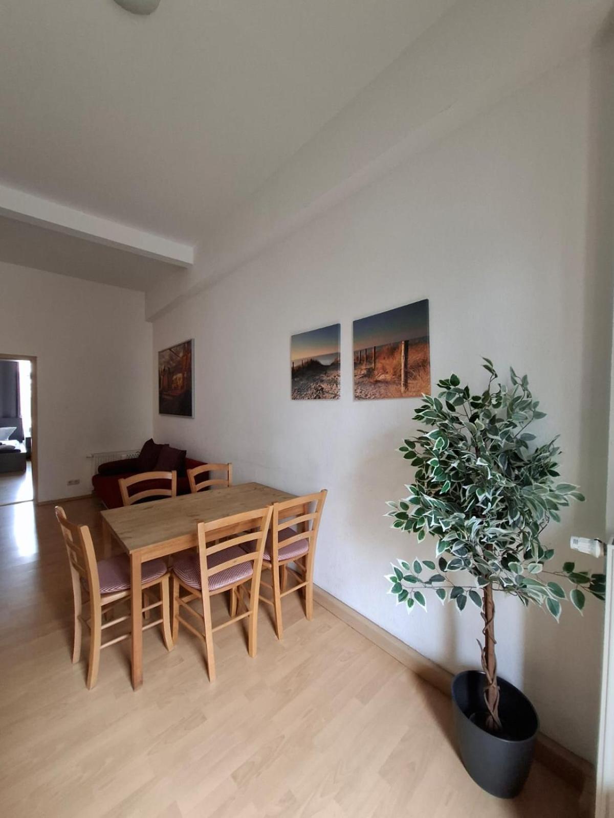 Altbauwohnung Direkt An Der Karli Mit Balkon - Netflix Inklusive ライプツィヒ エクステリア 写真